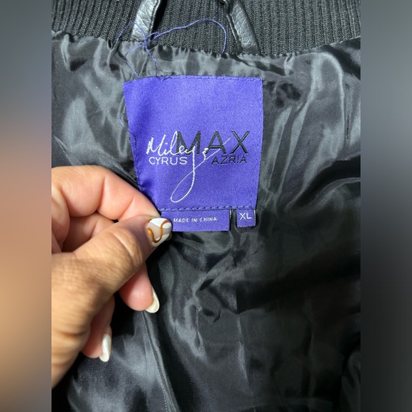 Jacket - Picture 4 of 4